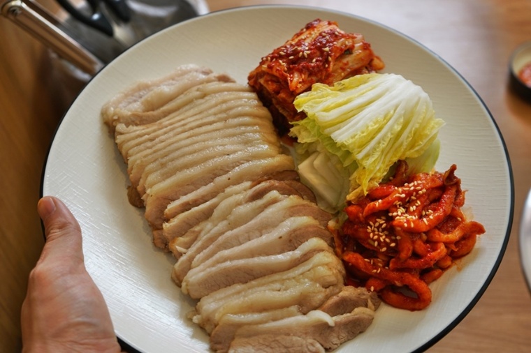 오늘보쌈칼국수 왕십리본점
