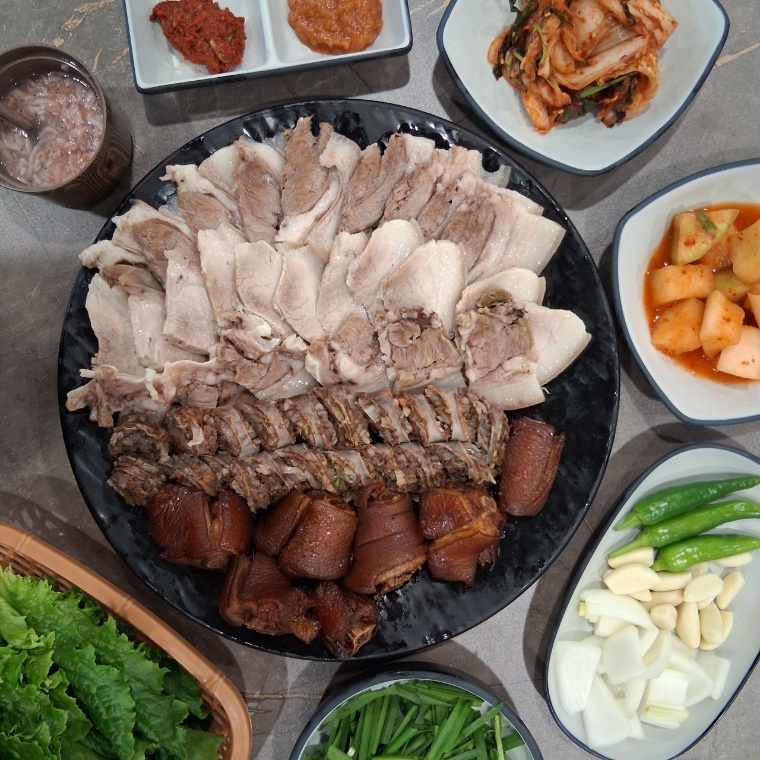 부산푸짐한돼지국밥
